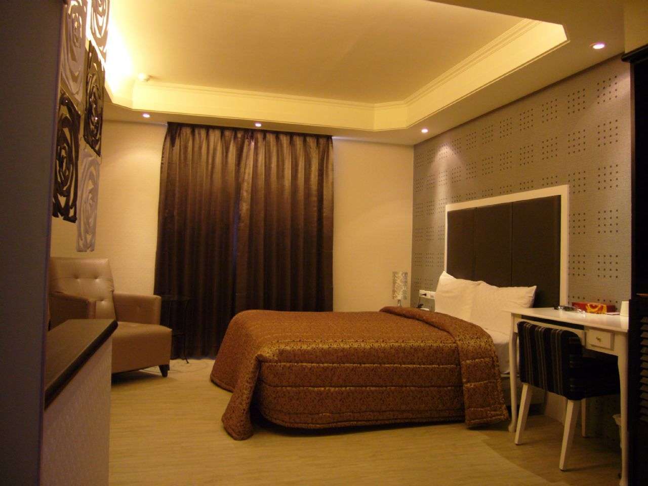 風車時尚汽車旅店