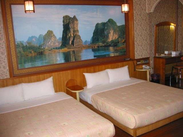 名家庭園汽車旅館